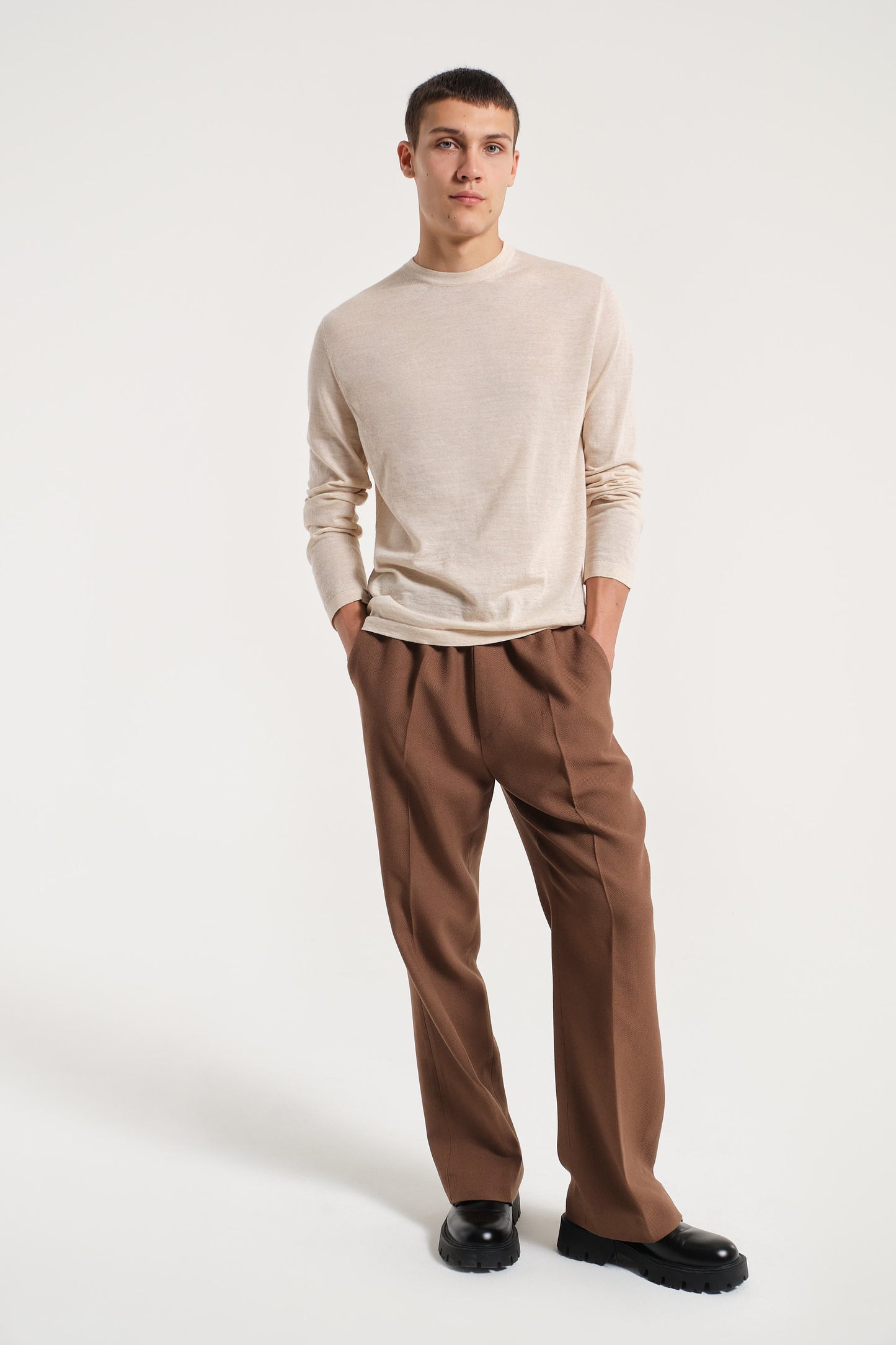 CREW NECK IN SUPER THIN NATURAL WOOL