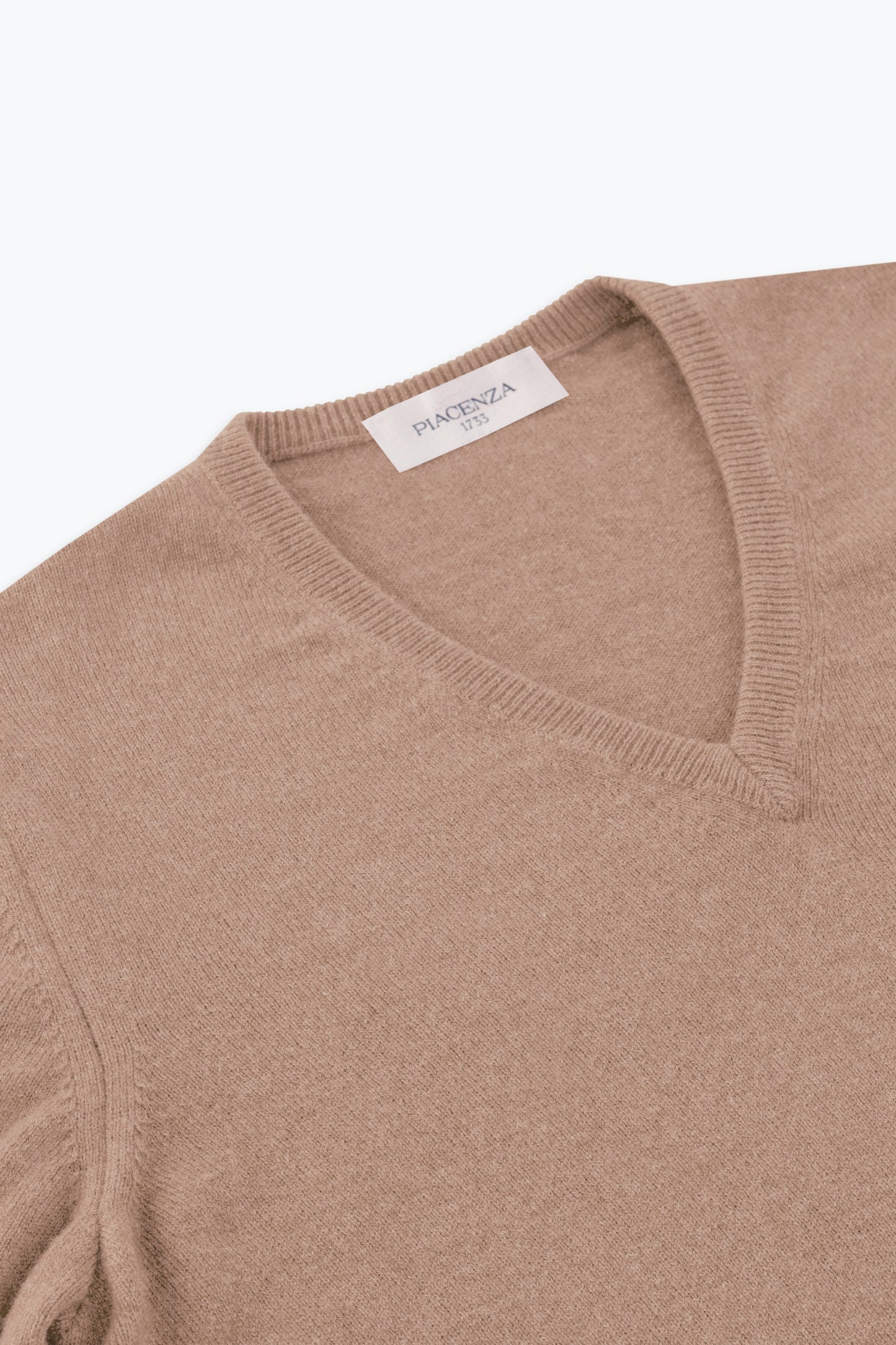 CAMEL V-NECK